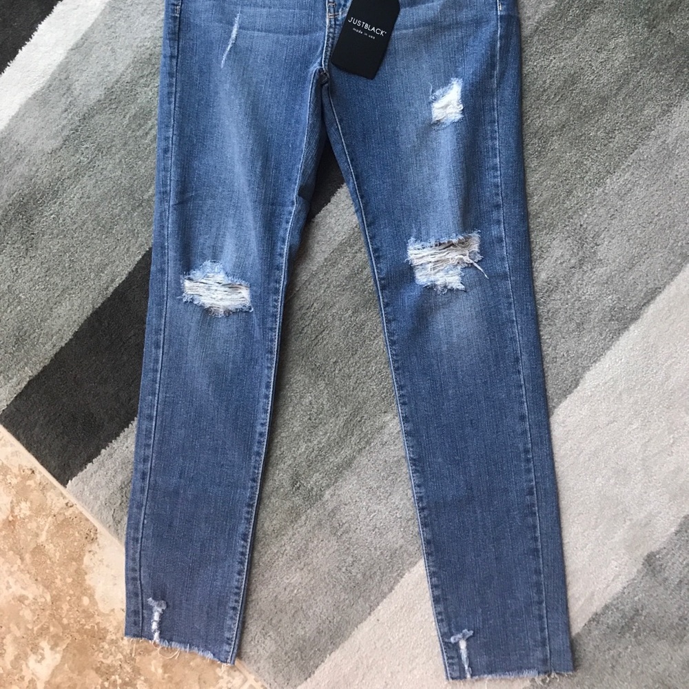 ⚡️⬇️ 1 left sale⚡️ Just Black Denim Ankle Jeans - Picture 6 of 8